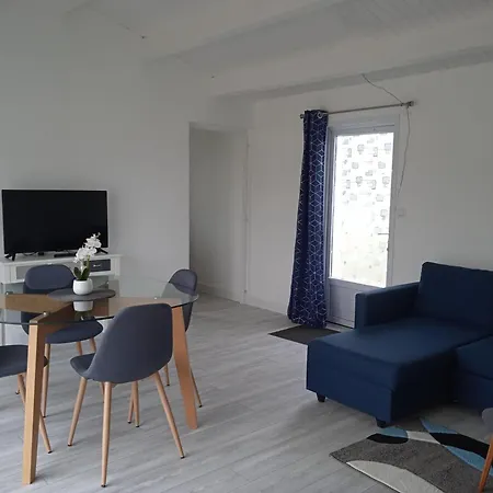 Du Lagon Avec Piscine *