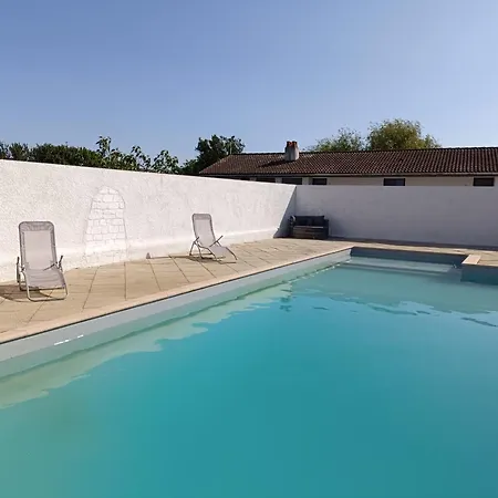 Du Lagon Avec Piscine