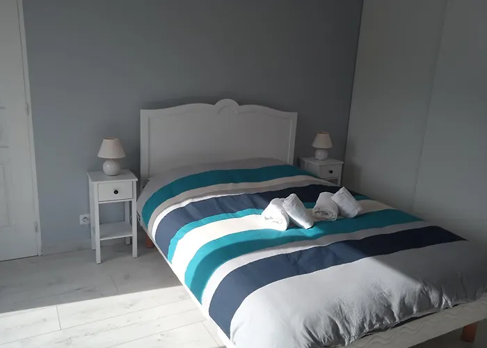 Du Lagon Avec Piscine Semesterbostad